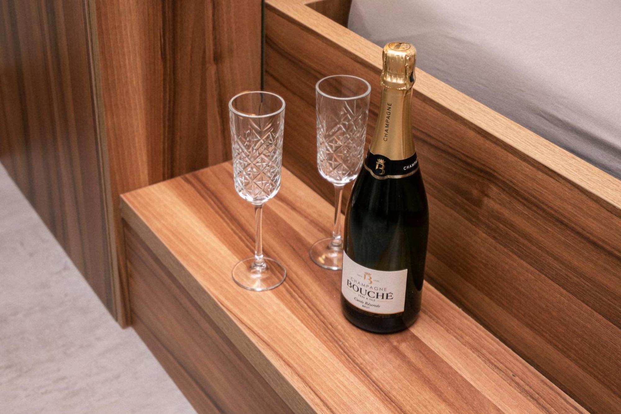 Apartments Wroc'Love By Me &301 Legnicka & Self Check-In 24H & Lift & Air Conditioning 브로츠와프 외부 사진